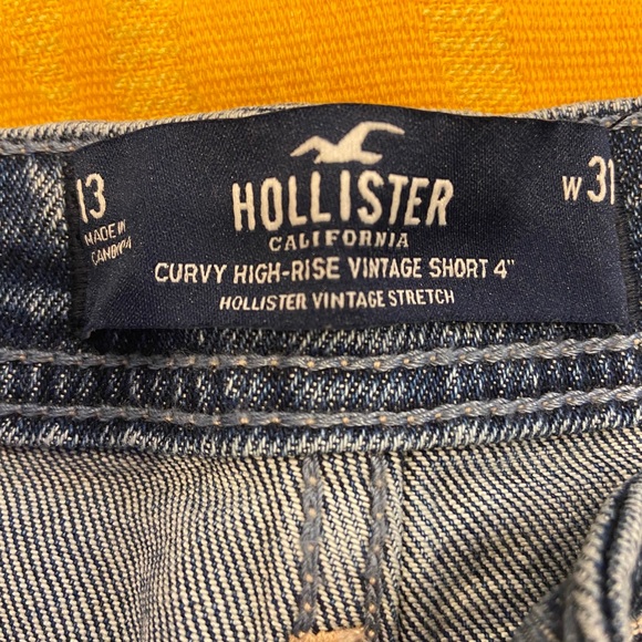 CURVY VINTAGE STRETCH HIGH-RISE DENIM SHORTS - Picture 6 of 7